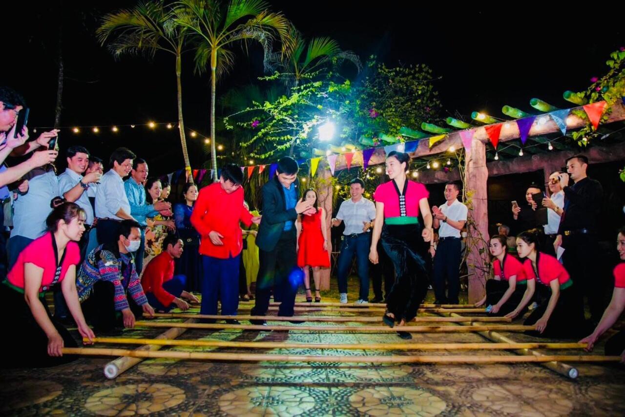 Hoa Binh Hotel מראה חיצוני תמונה