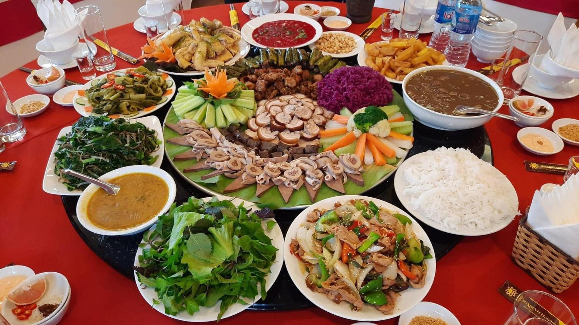 Hoa Binh Hotel מראה חיצוני תמונה