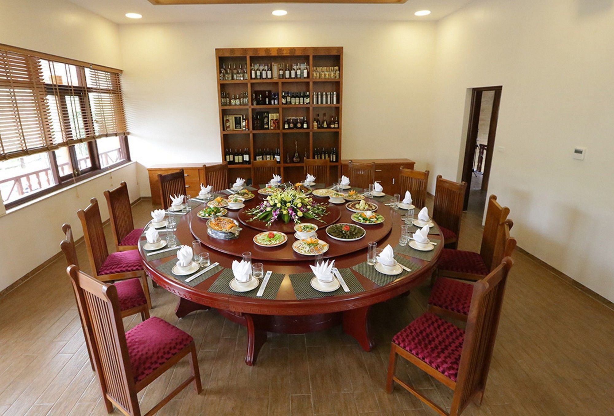 Hoa Binh Hotel מראה חיצוני תמונה